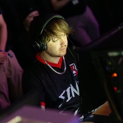 Menace player